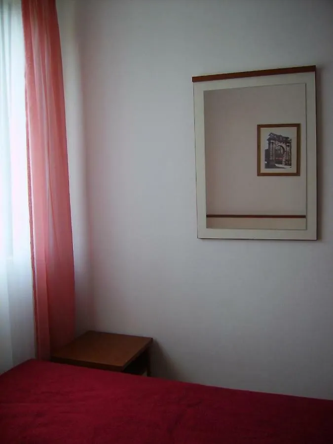 Apartments Pavlovic Pula 0*,